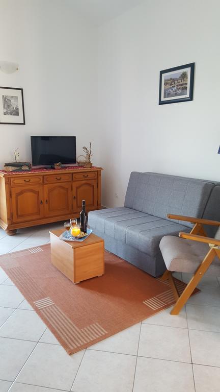 Apartment Ana Кали Екстериор снимка