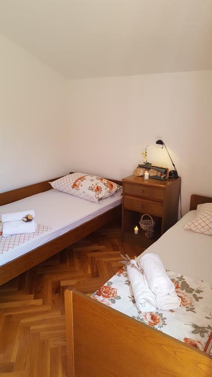 Apartment Ana Кали Екстериор снимка