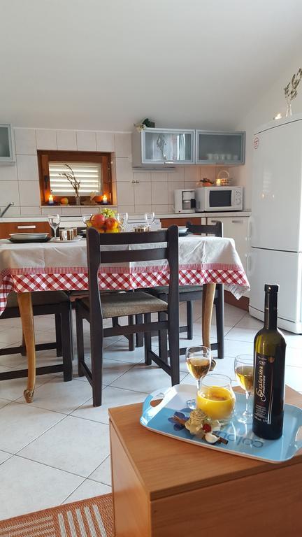 Apartment Ana Кали Екстериор снимка