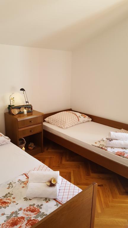 Apartment Ana Кали Екстериор снимка