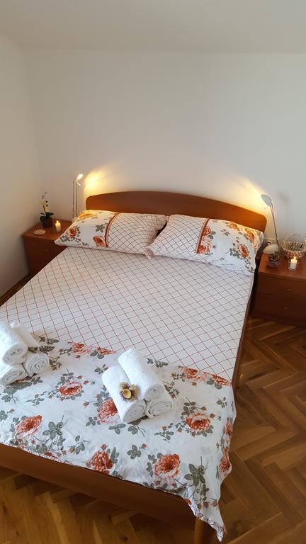 Apartment Ana Кали Екстериор снимка