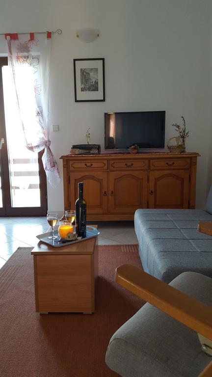 Apartment Ana Кали Екстериор снимка